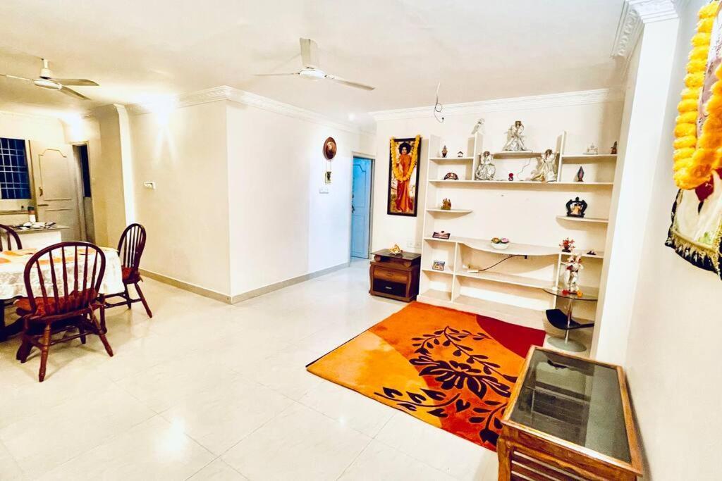 Shanthi Home Stay Puttaparthi Exterior photo